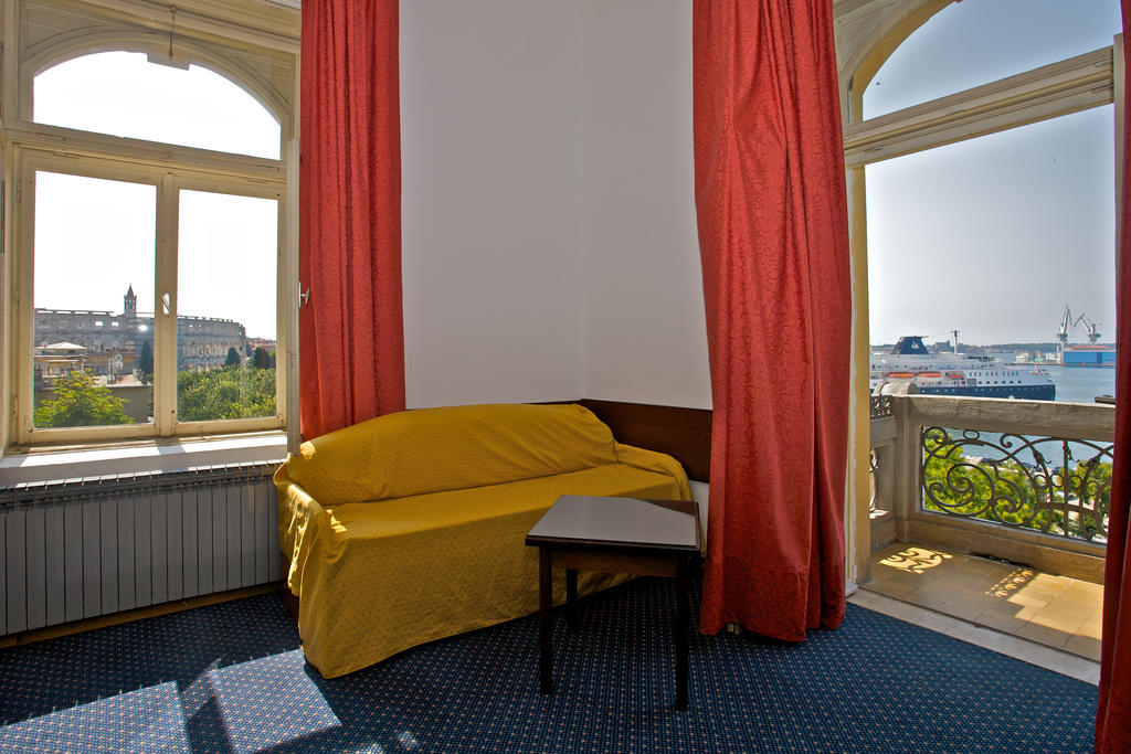Guest House Hotel Riviera プーラ エクステリア 写真
