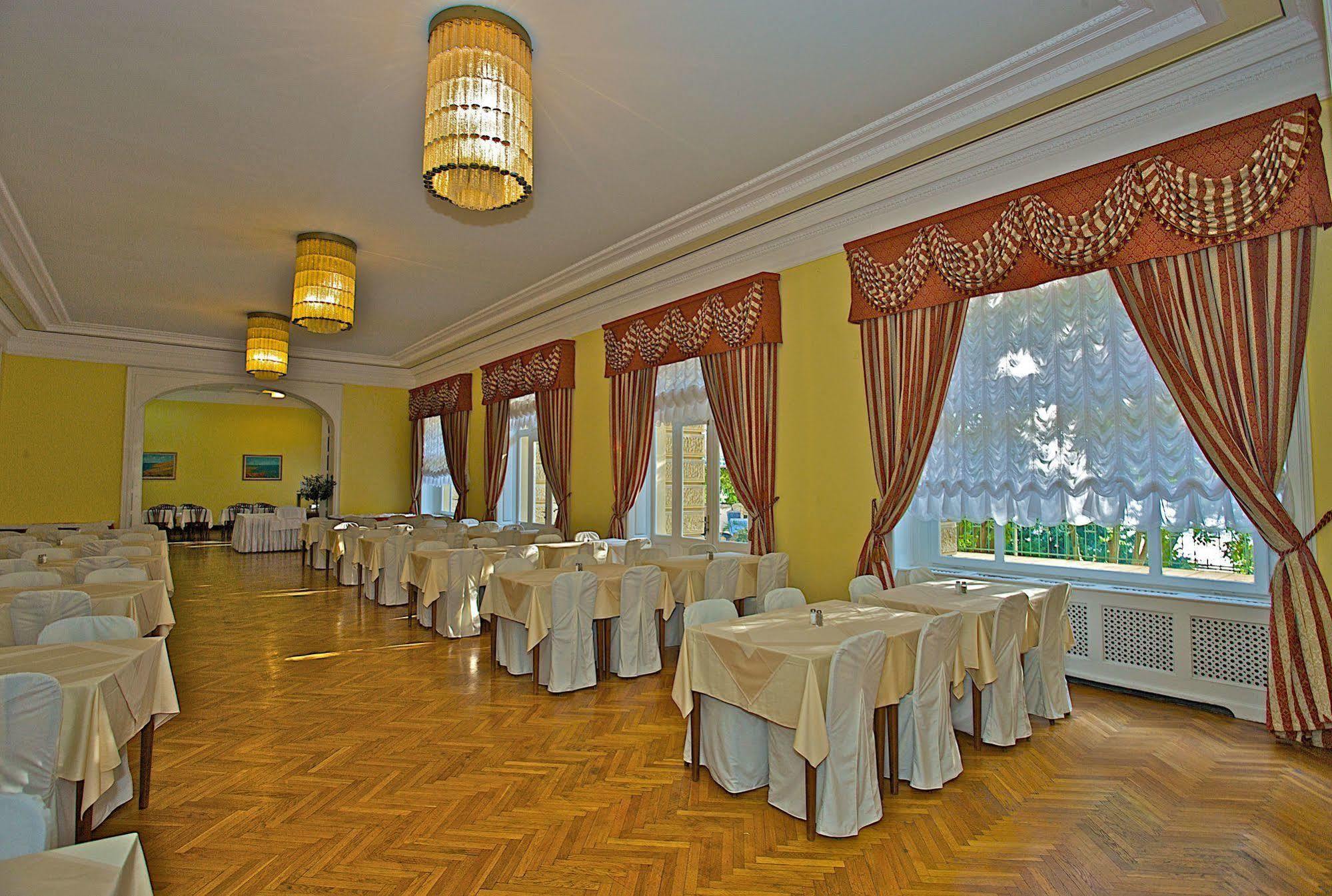 Guest House Hotel Riviera プーラ エクステリア 写真