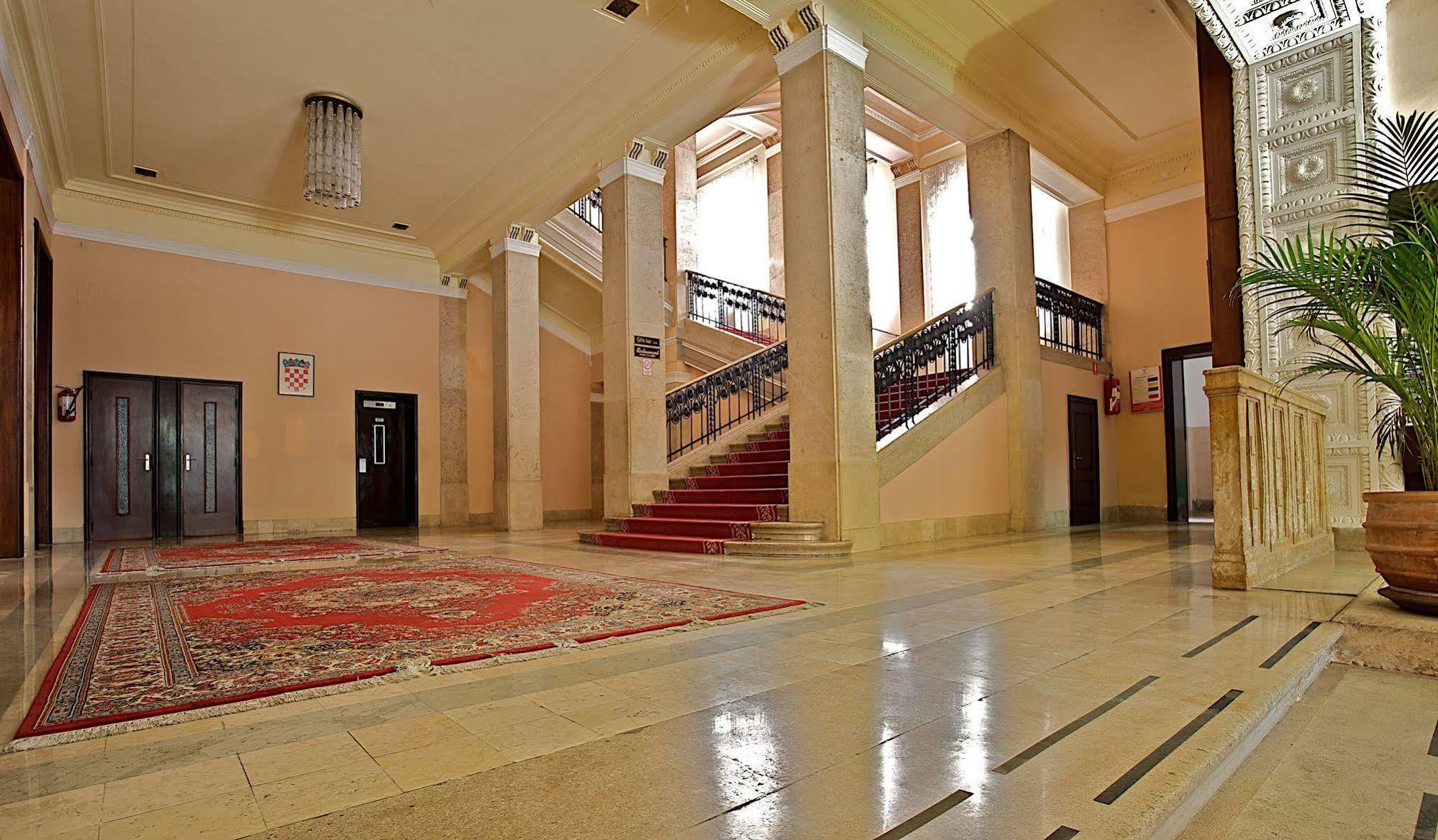 Guest House Hotel Riviera プーラ エクステリア 写真
